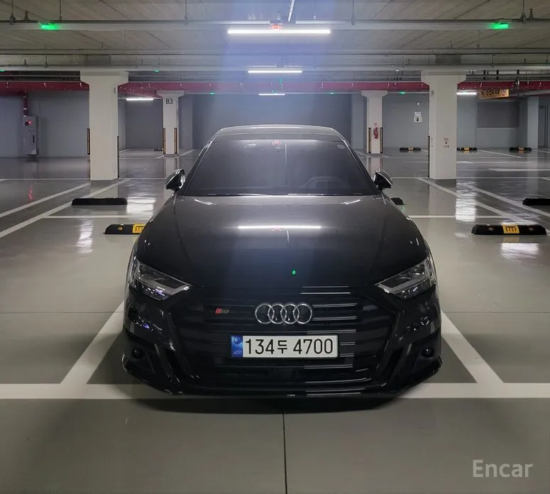 Фото 3 - Audi S8