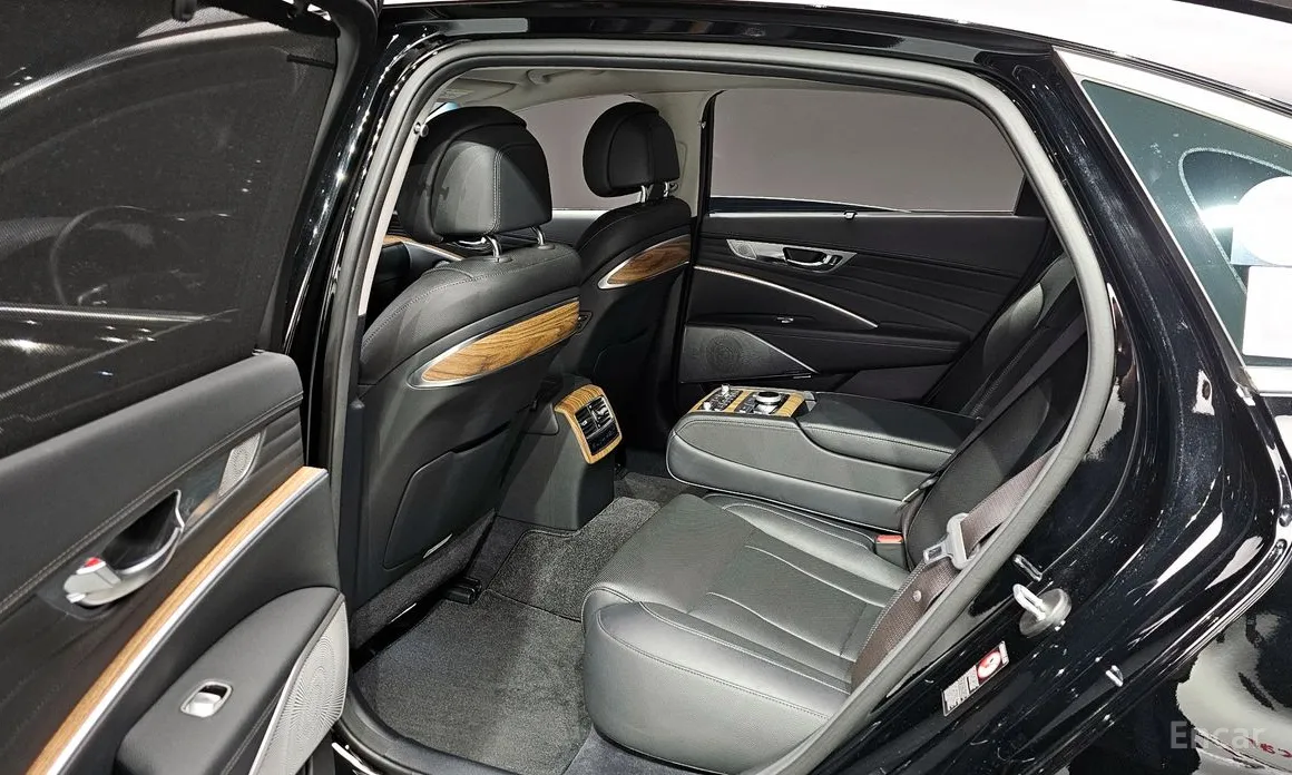 Фото 17 - Kia K9