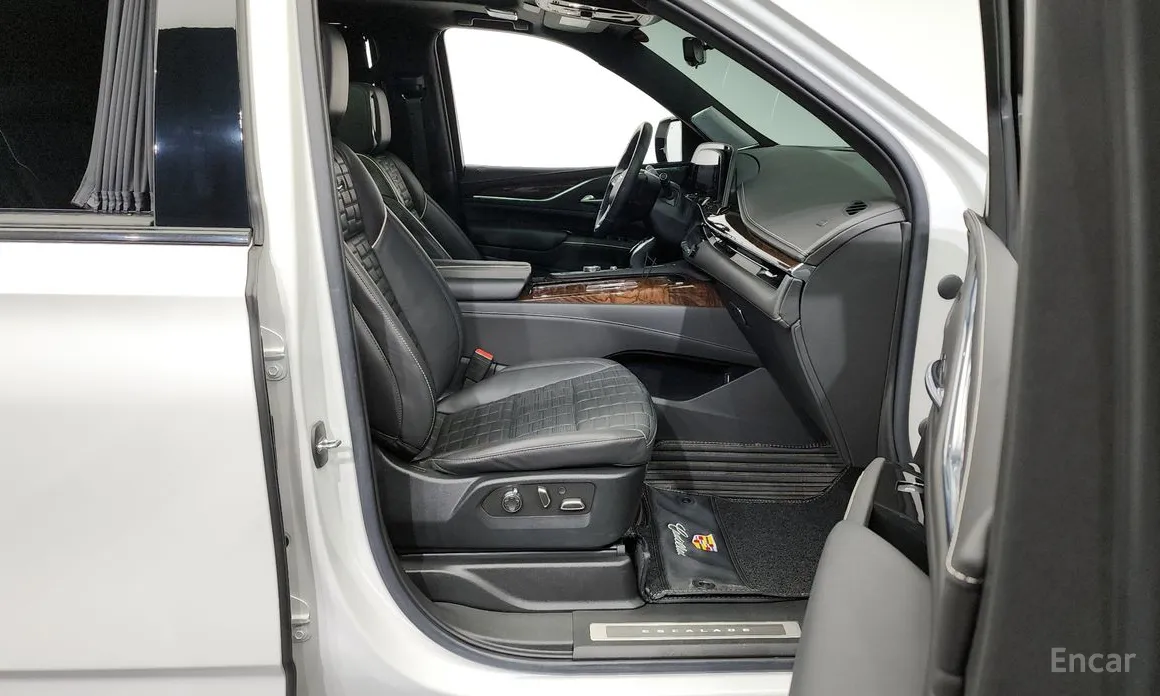 Фото 11 - Cadillac Escalade