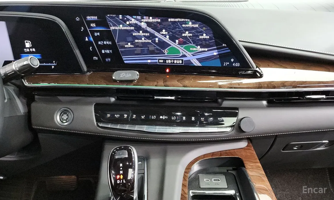 Фото 14 - Cadillac Escalade