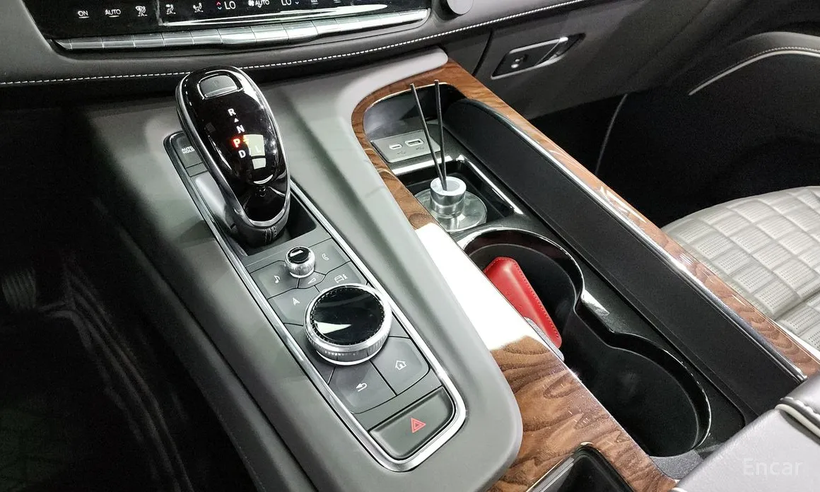 Фото 9 - Cadillac Escalade