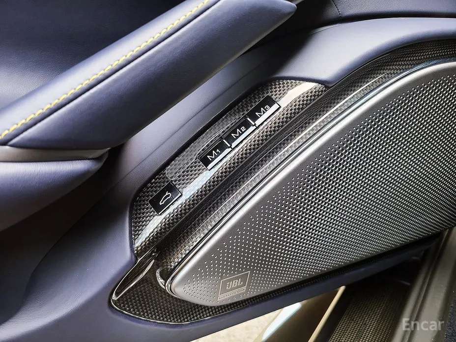 Фото 17 - Ferrari Roma