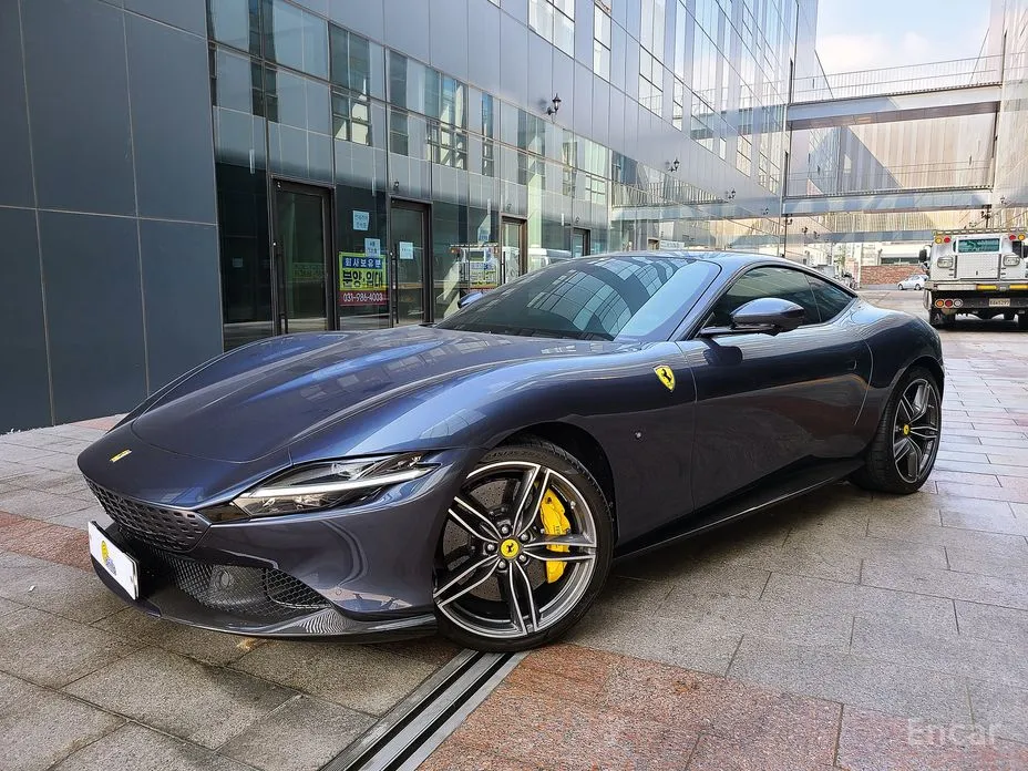 Фото 2 - Ferrari Roma