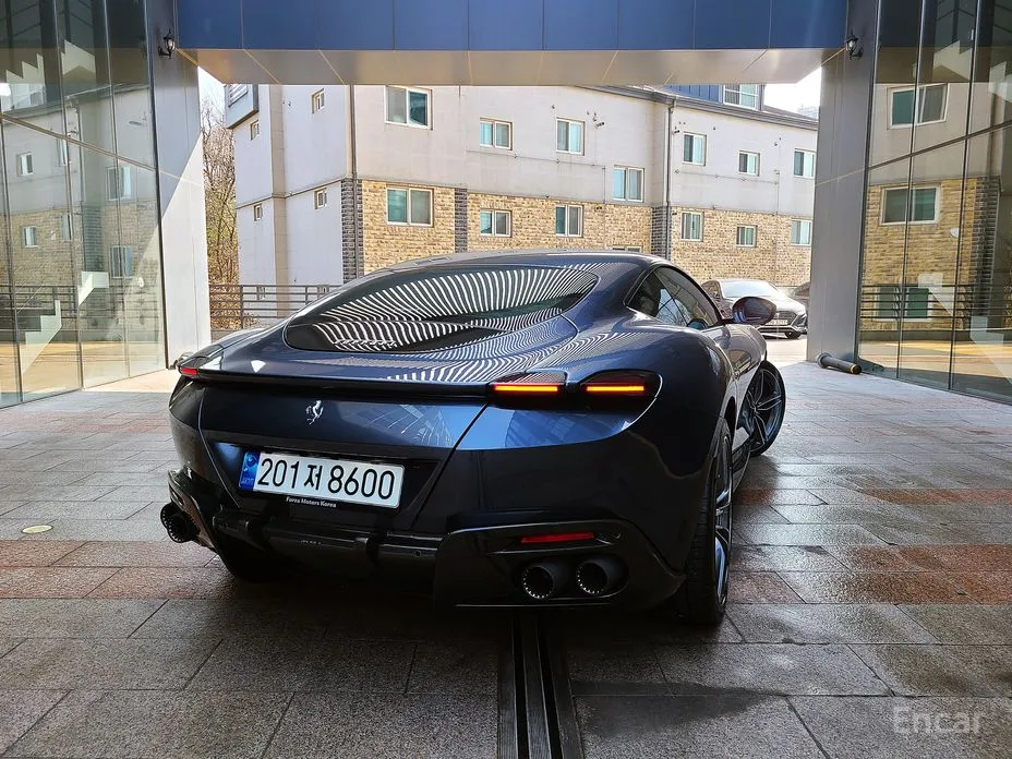 Фото 3 - Ferrari Roma