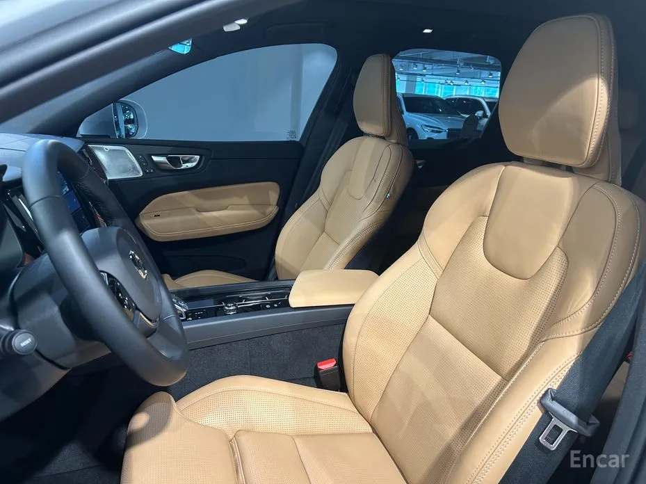 Фото 10 - Volvo XC60