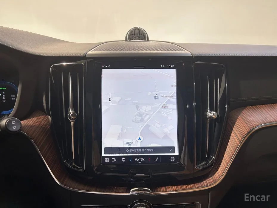 Фото 15 - Volvo XC60