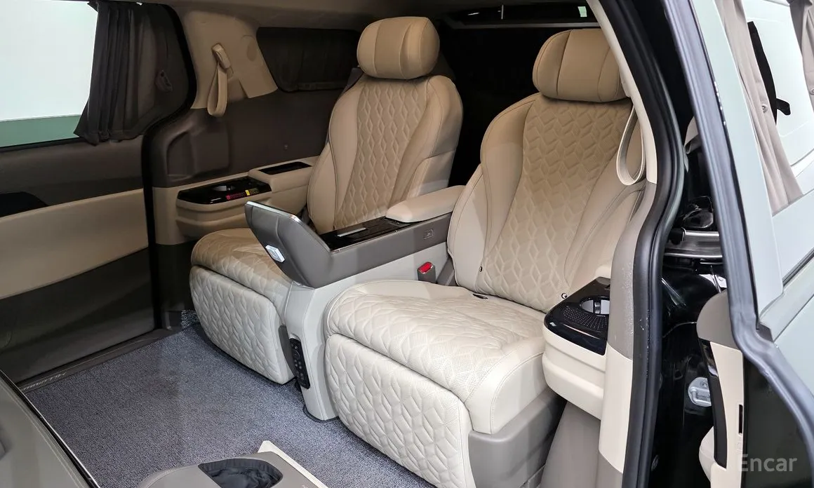 Фото 11 - Kia Carnival