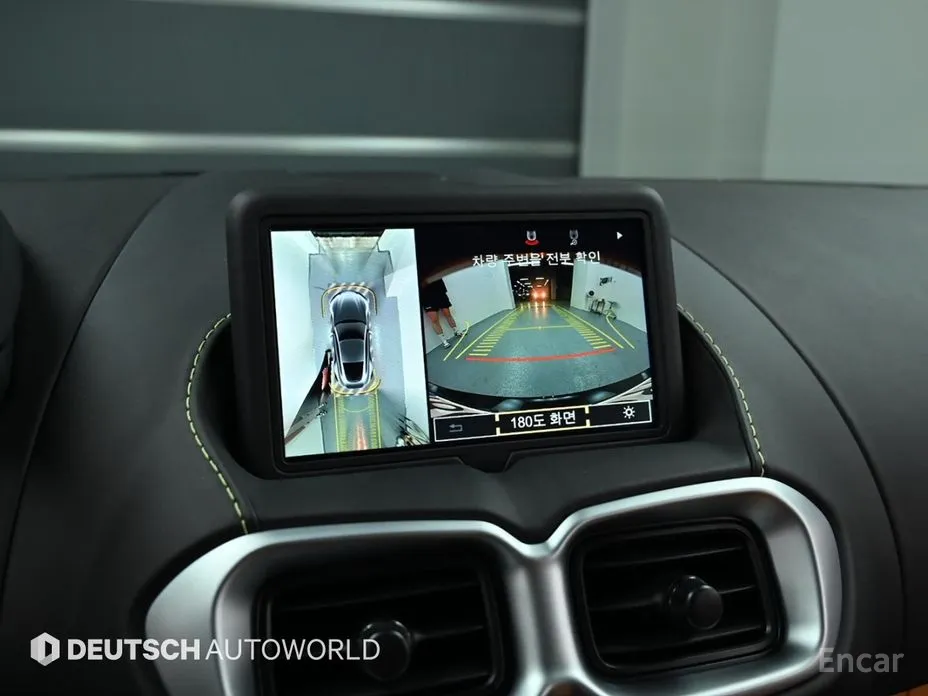 Фото 15 - Aston Martin Vantage