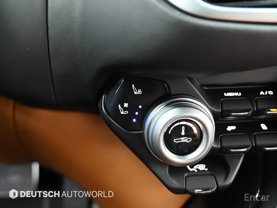 Фото 17 - Aston Martin Vantage