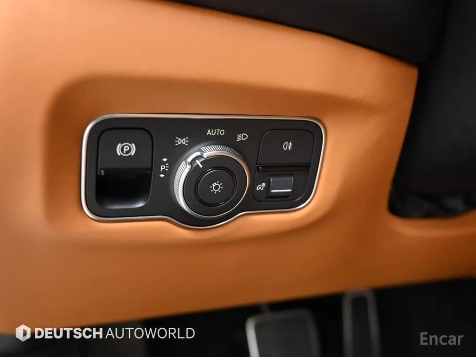 Фото 19 - Aston Martin Vantage