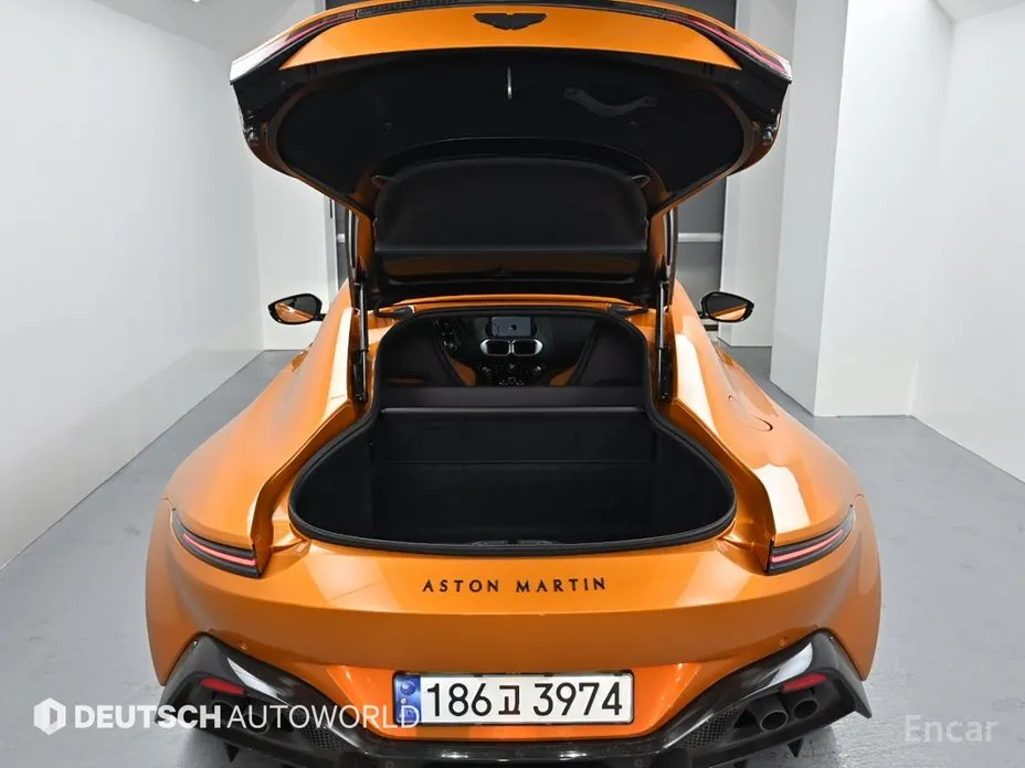 Фото 20 - Aston Martin Vantage