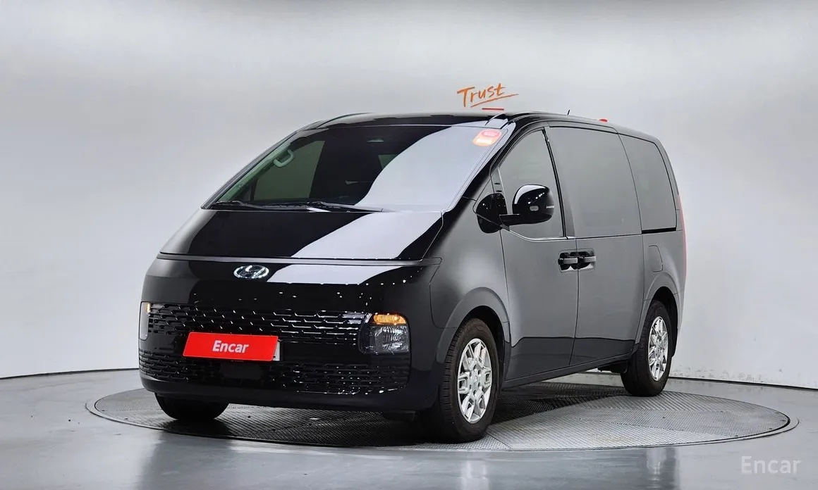 Фото 1 - Hyundai Staria