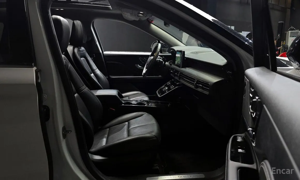 Фото 10 - Lincoln Corsair