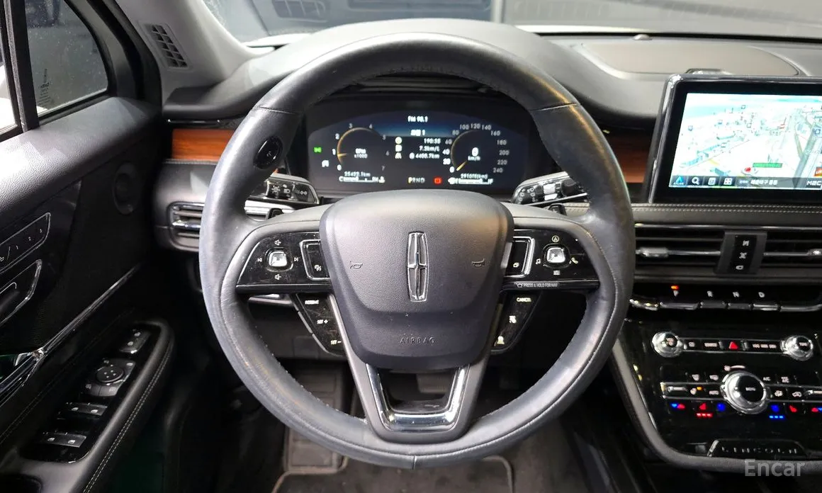 Фото 17 - Lincoln Corsair