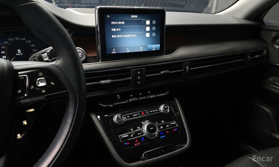 Фото 18 - Lincoln Corsair