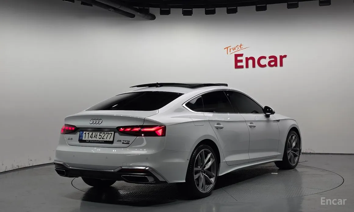 Фото 2 - Audi A5