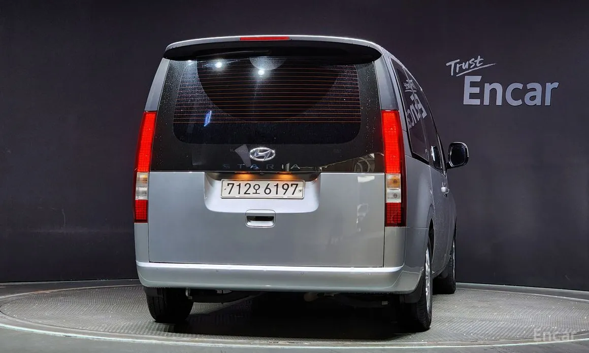 Фото 4 - Hyundai Staria