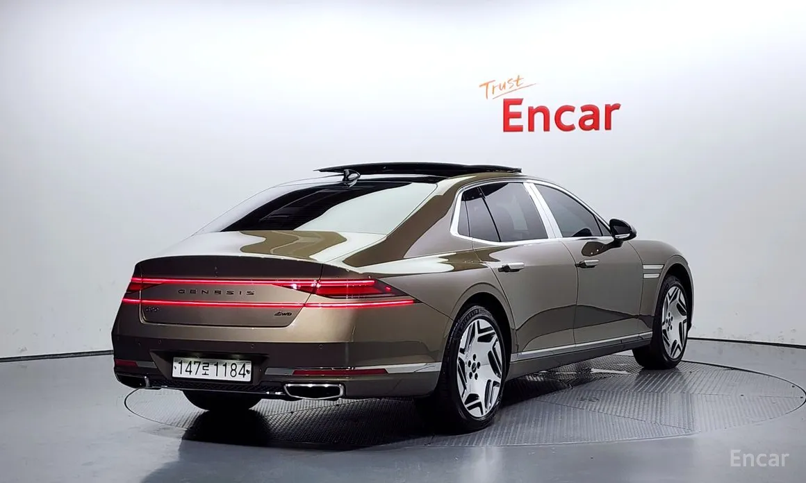 Фото 2 - Genesis G90