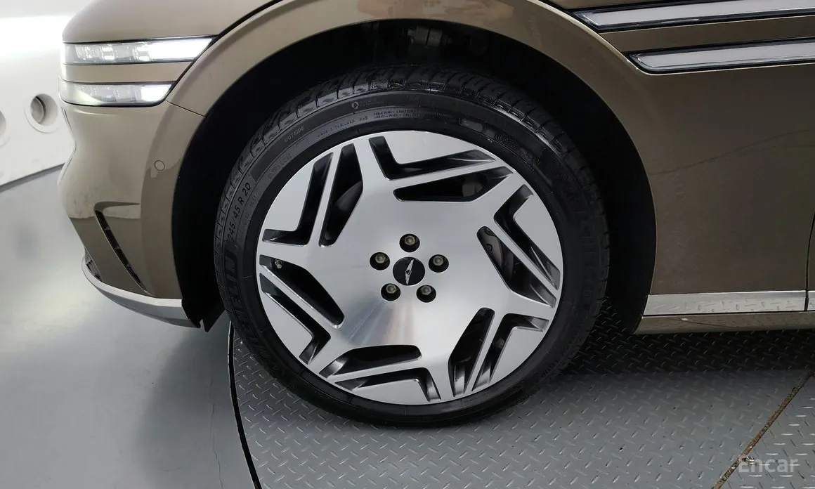 Фото 5 - Genesis G90