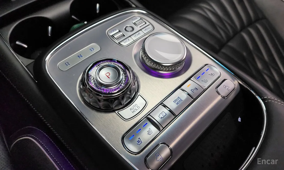 Фото 9 - Genesis G90