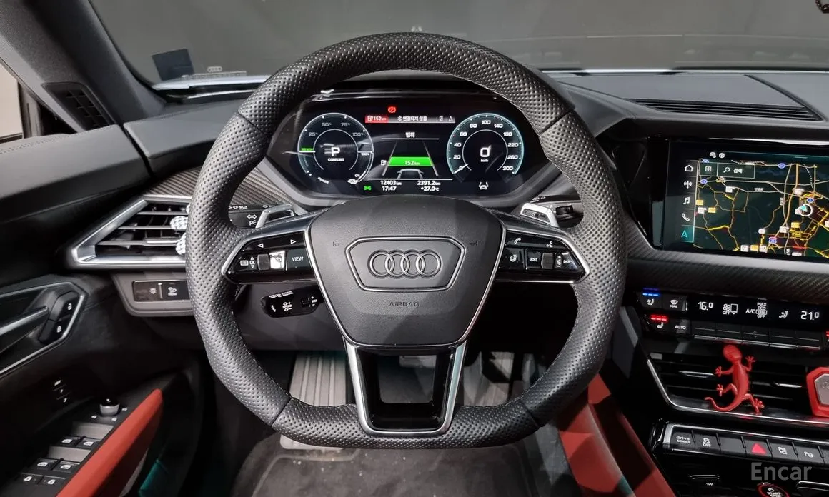 Фото 14 - Audi e-tron GT