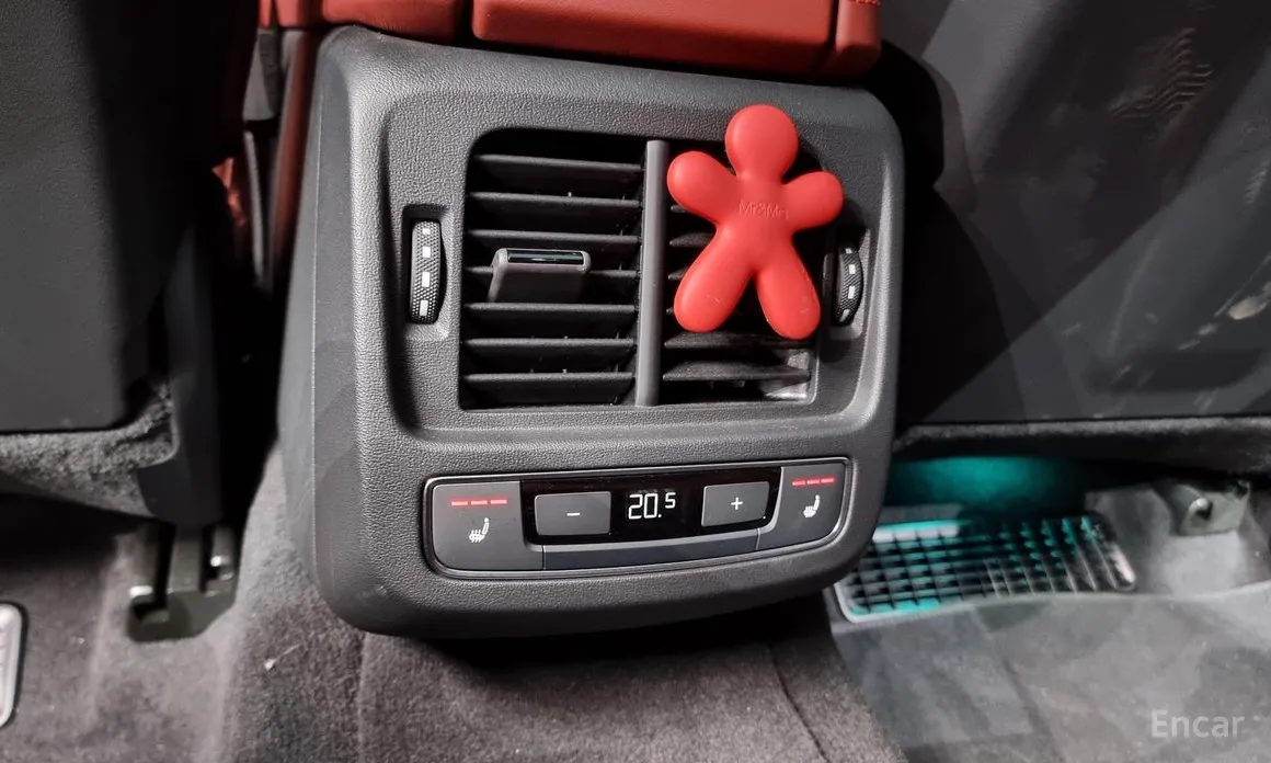 Фото 18 - Audi e-tron GT