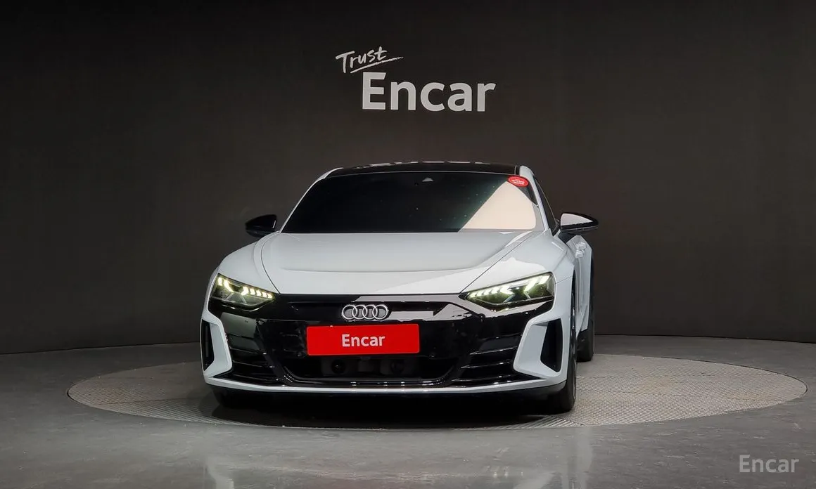 Фото 3 - Audi e-tron GT