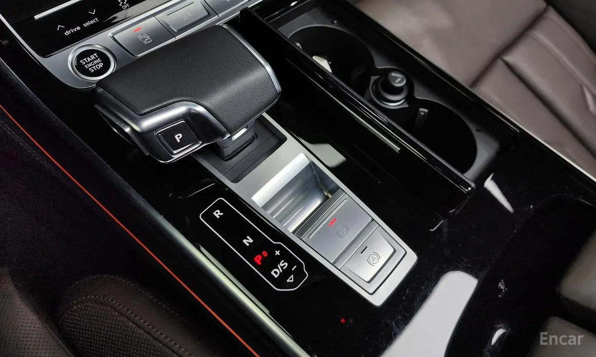 Фото 9 - Audi A8