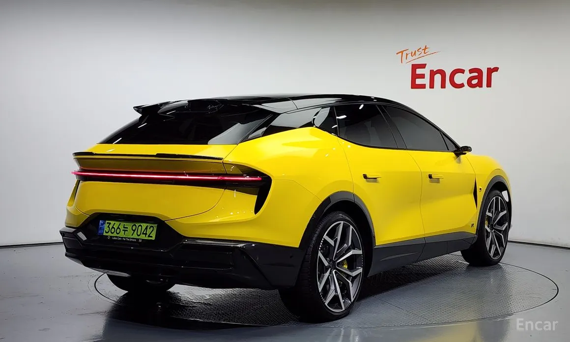 Фото 2 - Lotus Eletre