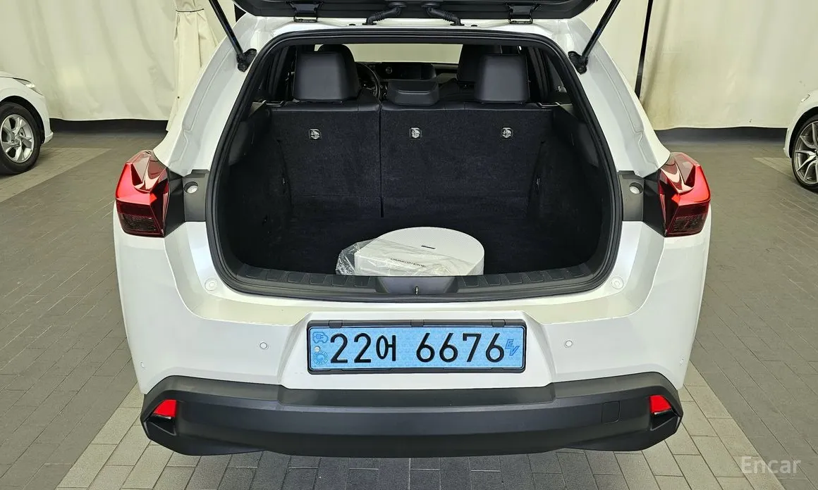 Фото 20 - Lexus UX