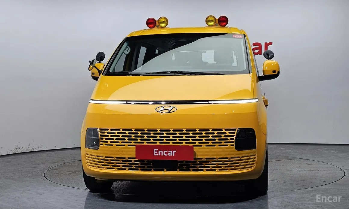 Фото 3 - Hyundai Staria