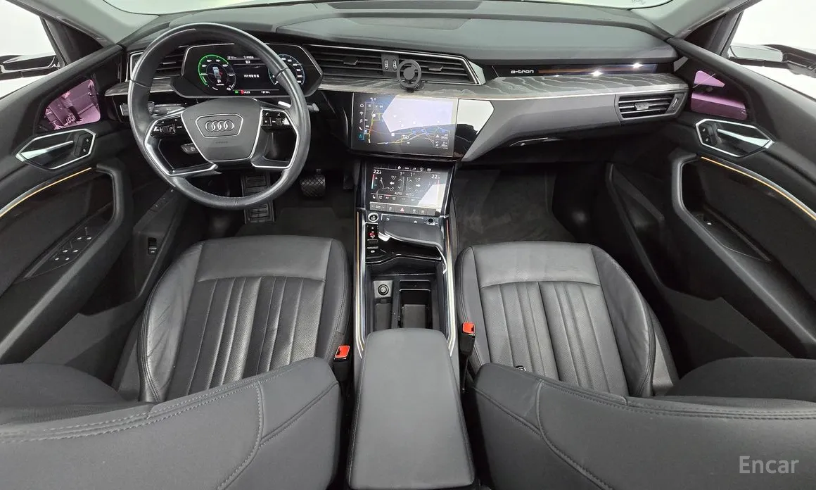 Фото 7 - Audi e-tron