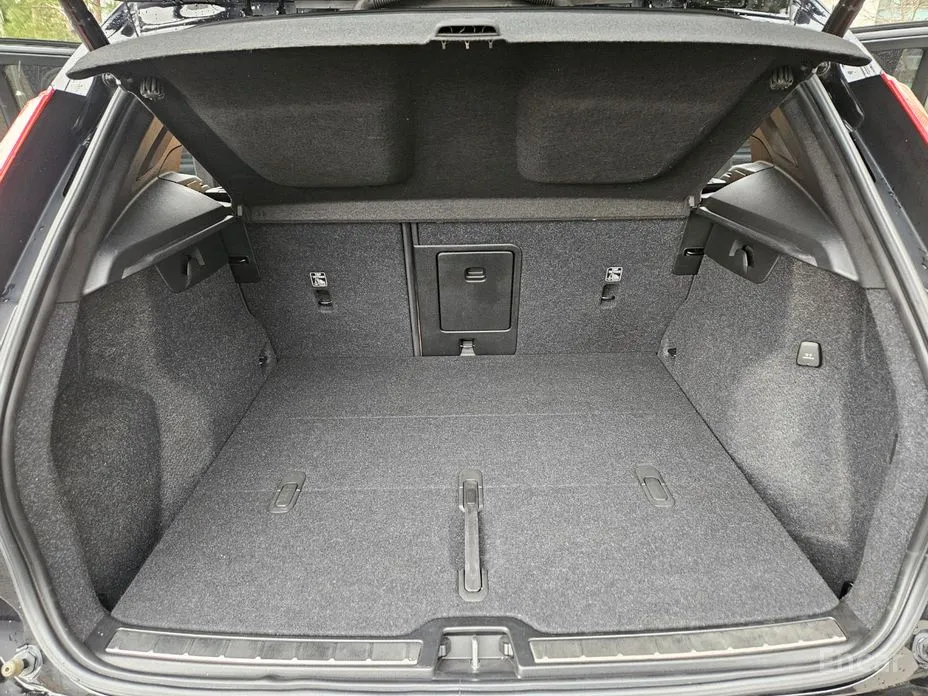 Фото 20 - Volvo XC40