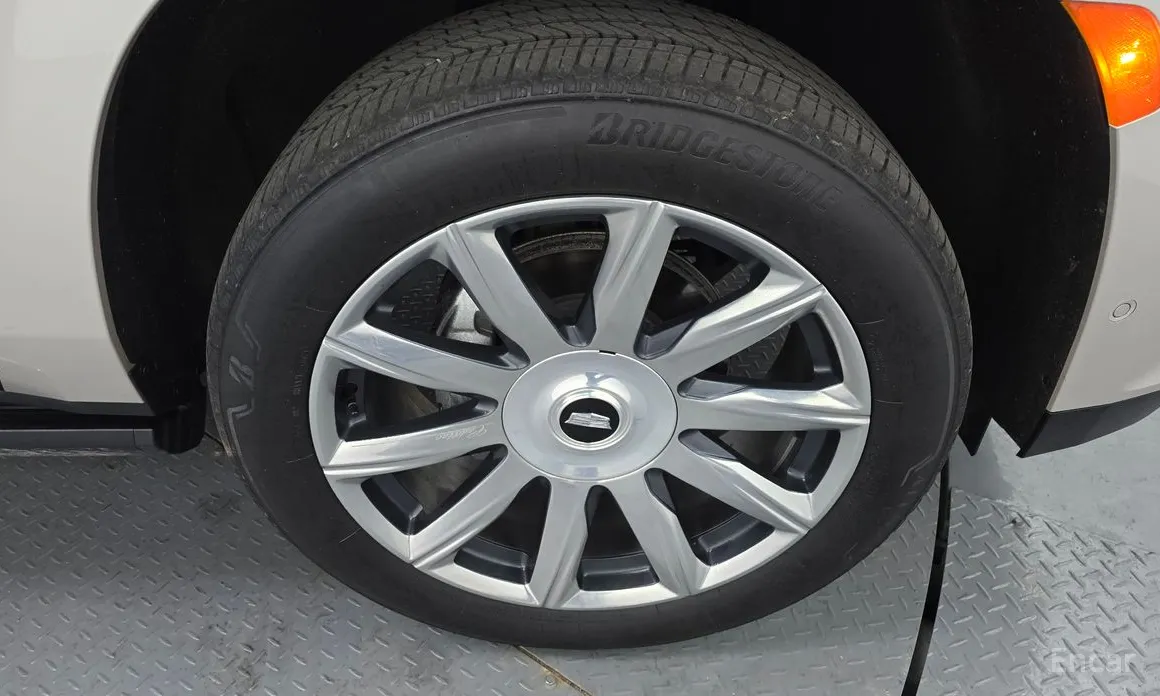 Фото 5 - Cadillac Escalade