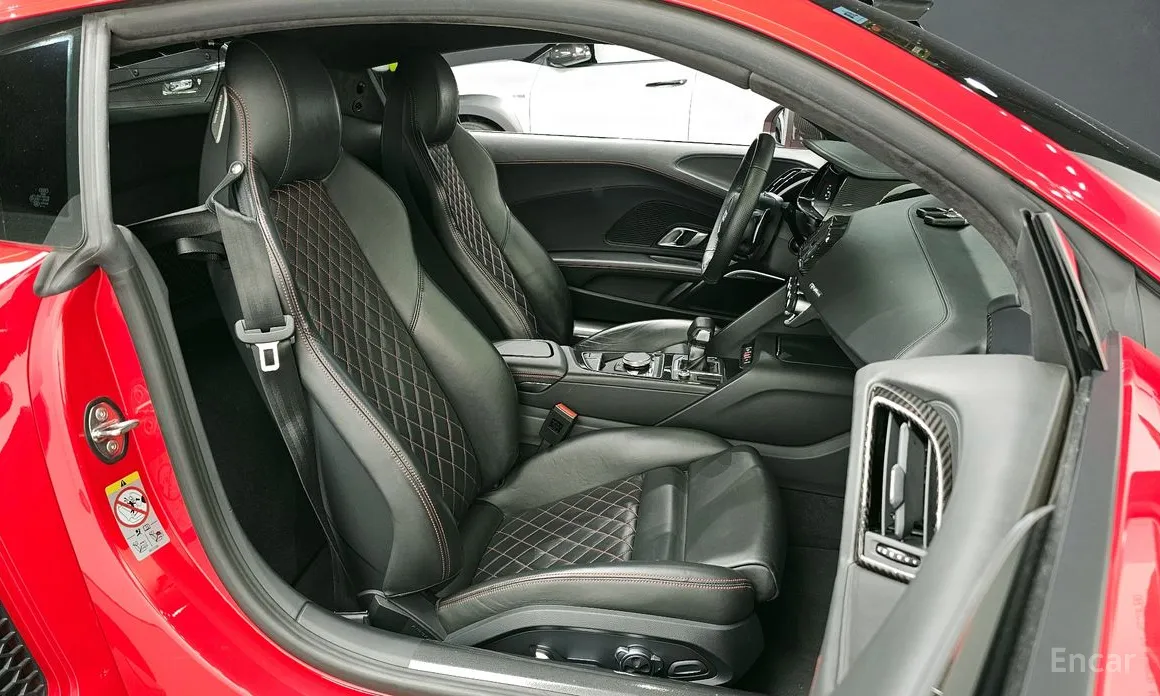 Фото 10 - Audi R8