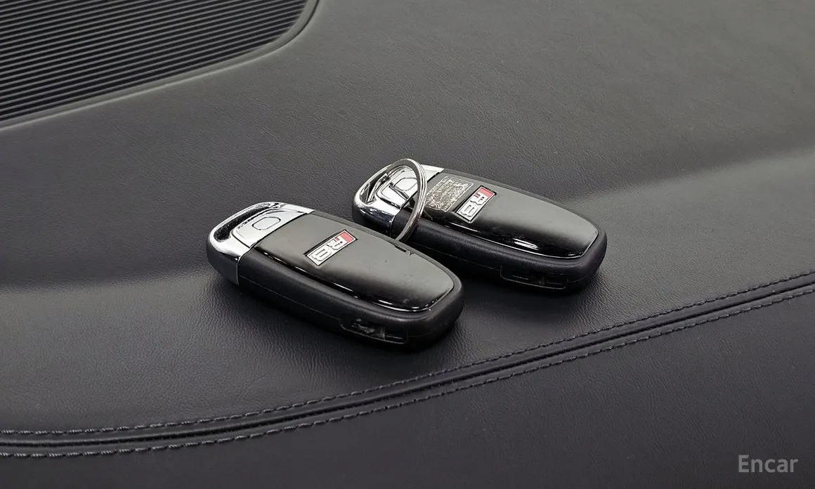 Фото 18 - Audi R8