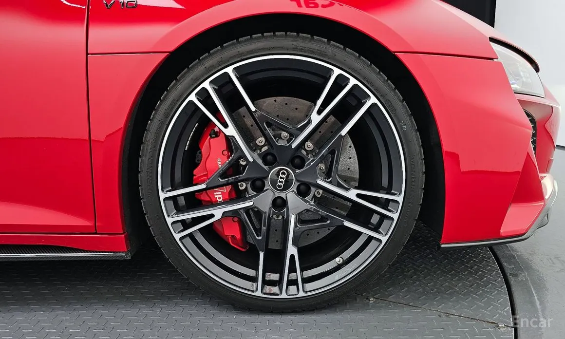 Фото 5 - Audi R8