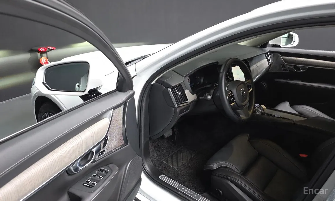 Фото 11 - Volvo S90