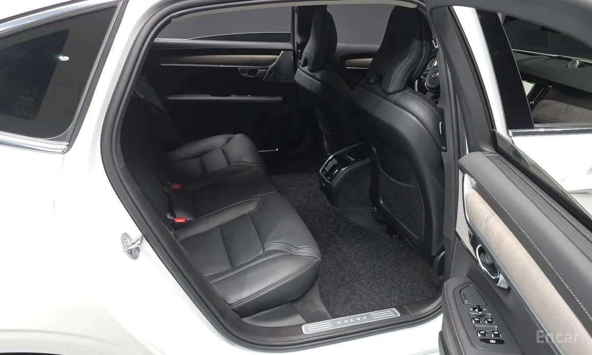 Фото 12 - Volvo S90