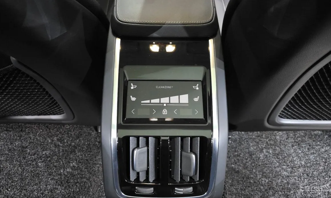 Фото 18 - Volvo S90