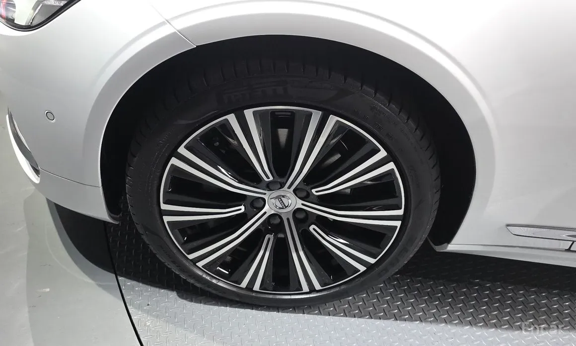 Фото 5 - Volvo S90