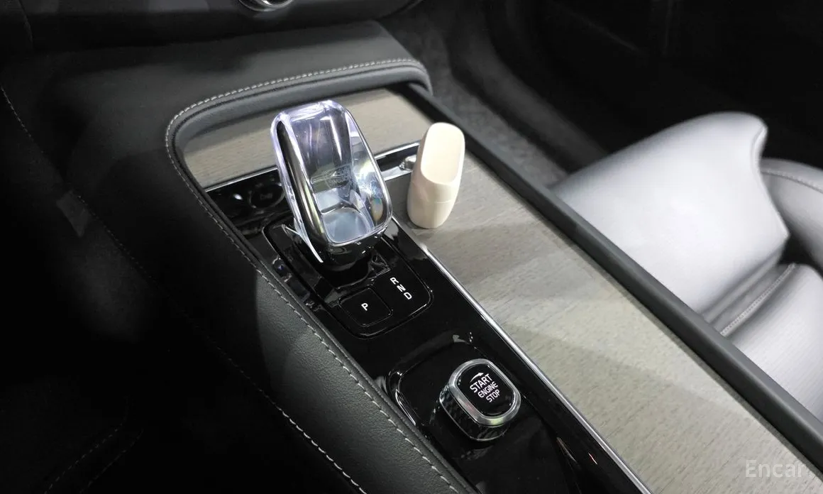 Фото 9 - Volvo S90