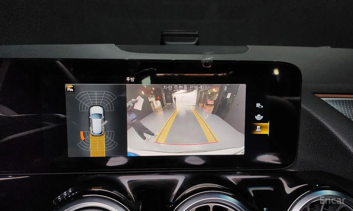 Фото 15 - Mercedes-Benz GLA-Class