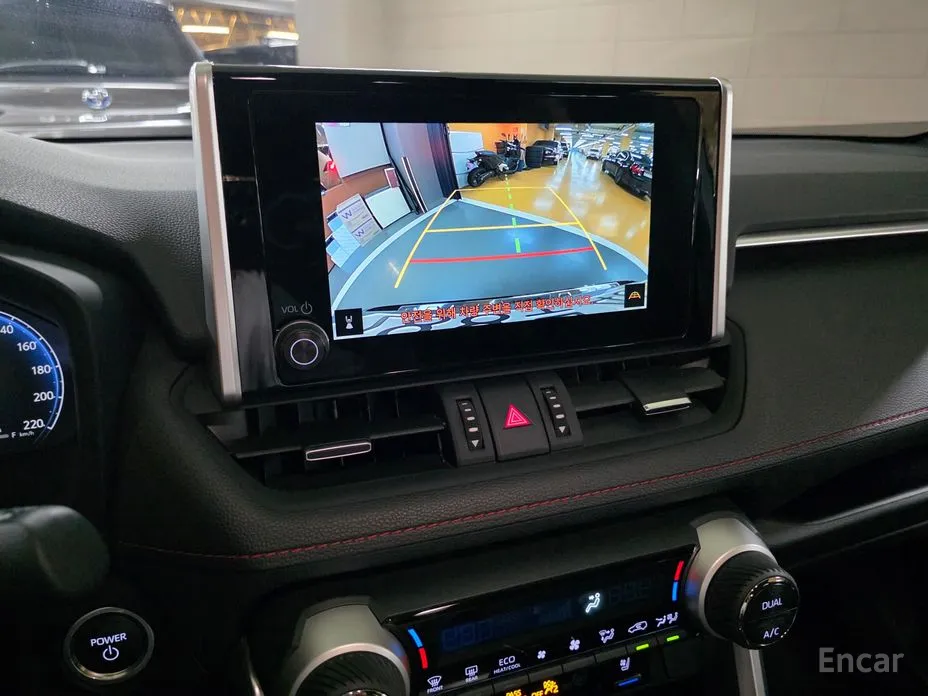 Фото 13 - Toyota RAV4