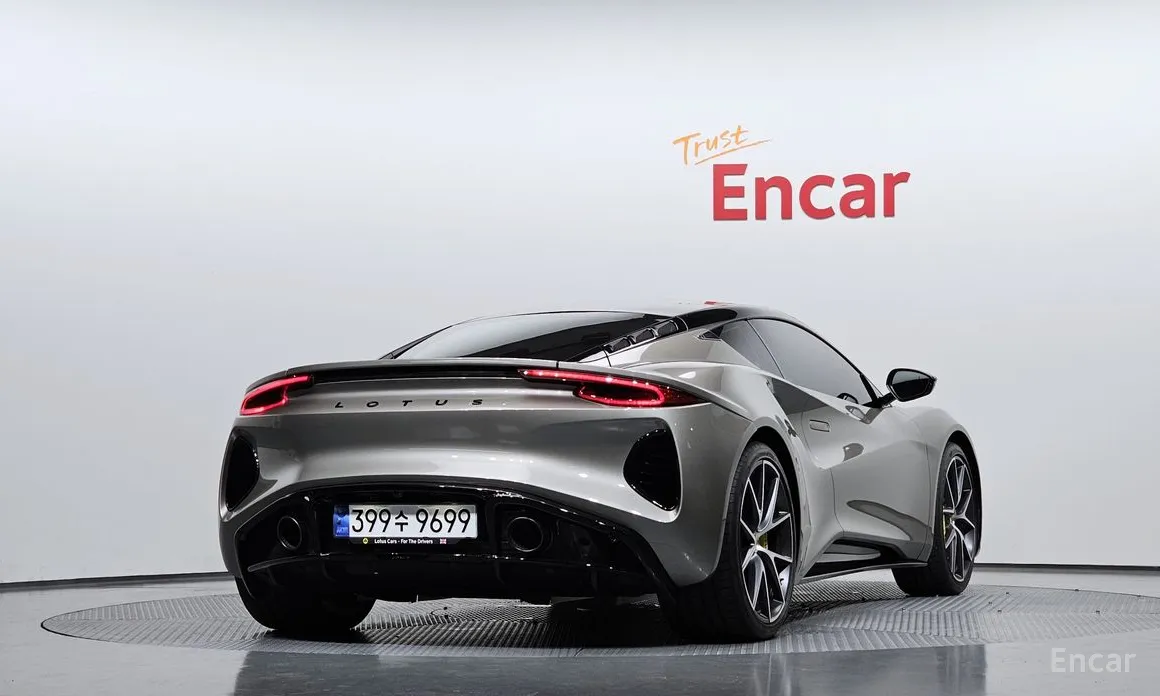 Фото 2 - Lotus Emira