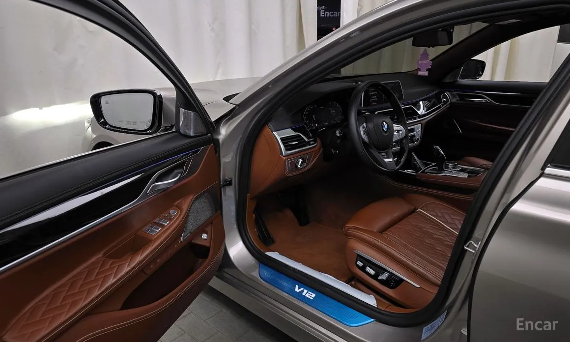 Фото 10 - BMW 7 Series