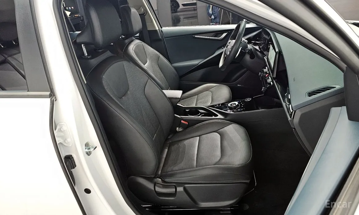 Фото 10 - Kia Niro