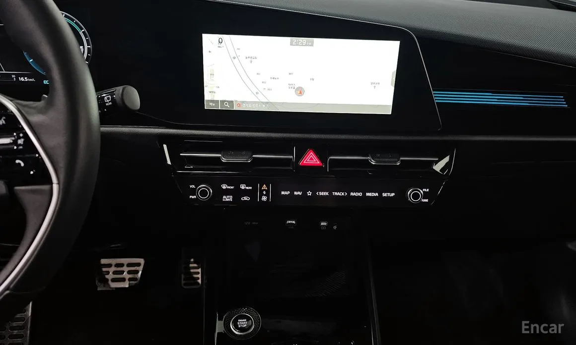 Фото 14 - Kia Niro