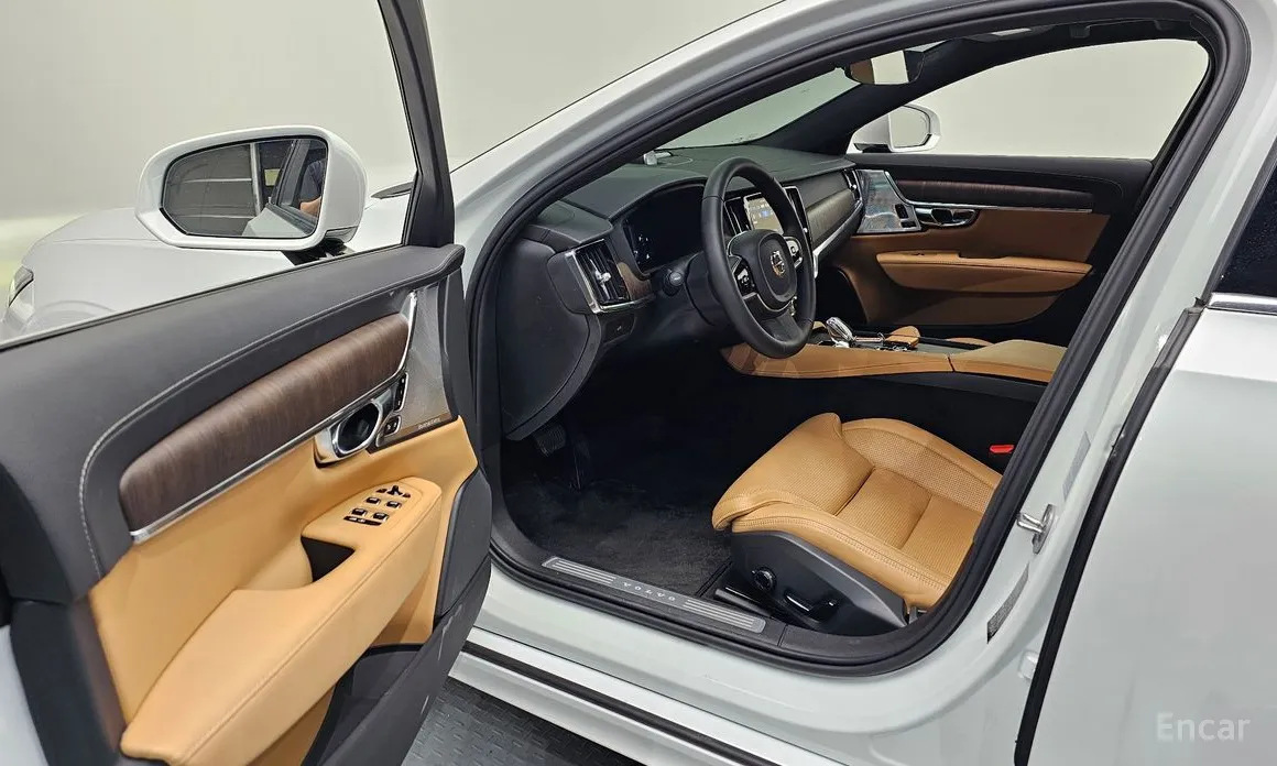 Фото 10 - Volvo S90