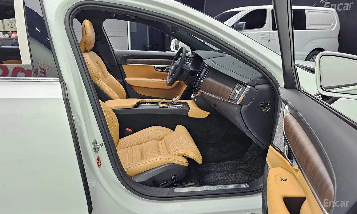 Фото 11 - Volvo S90